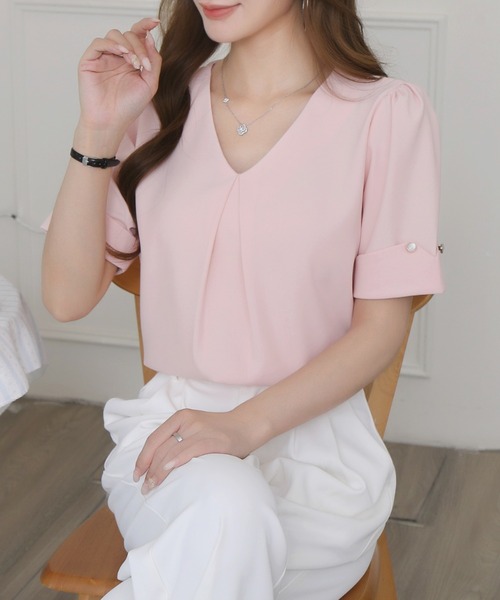 Beststore(ベストストア)の「【新色追加】半袖トップス マットサテン シャツブラウス Vネック(シャツ/ブラウス・レディース・ホワイト/ブラック/ブルー/セージグリーン/ベージュ/ピンク・M/L)」の6枚目の写真