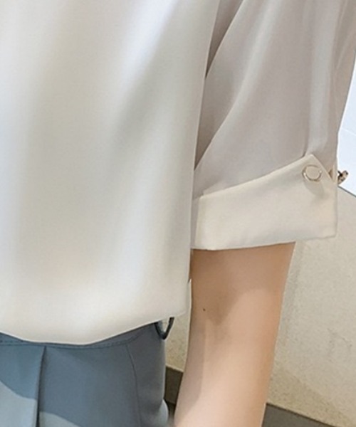 Beststore(ベストストア)の「【新色追加】半袖トップス マットサテン シャツブラウス Vネック(シャツ/ブラウス・レディース・ホワイト/ブラック/ブルー/セージグリーン/ベージュ/ピンク・M/L)」の10枚目の写真