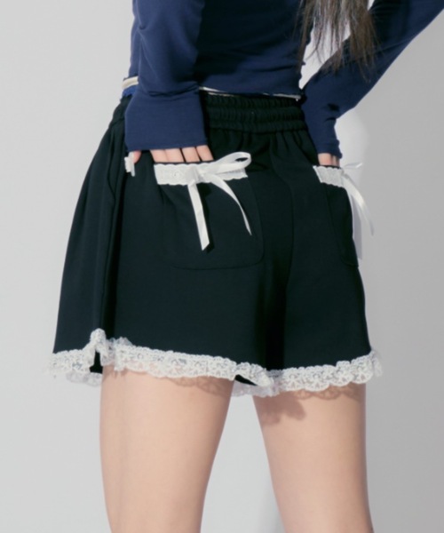 JilLA(ジルア)の「Frill Sweat Short Pnats / フリルスウェットショートパンツ(スウェットパンツ・レディース・ブラック/グレー/ホワイト・FREE)」の2枚目の写真