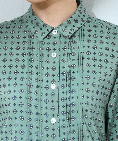 DECOY SINCE 1981（デコイシンスイチキュウハチイチ）の「【UVカット】プリントブラウス（シャツ/ブラウス・レディース・ネイビー/グリーン・9号/11号/13号/15号/17号/7号）」の5枚目の写真