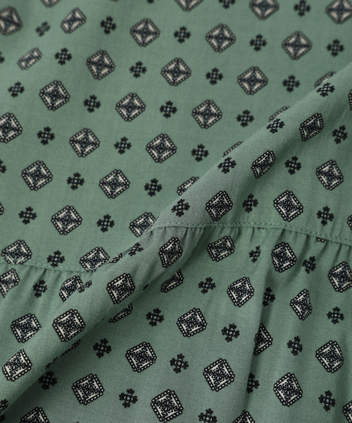 DECOY SINCE 1981（デコイシンスイチキュウハチイチ）の「【UVカット】プリントブラウス（シャツ/ブラウス・レディース・ネイビー/グリーン・9号/11号/13号/15号/17号/7号）」の19枚目の写真