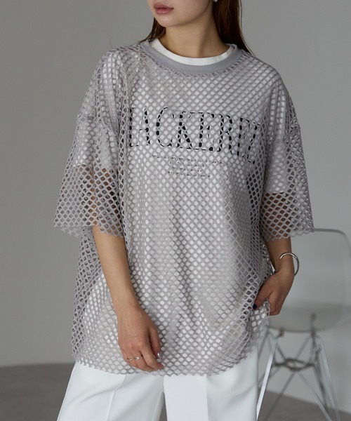 PLEASURES リビール ロゴ メッシュ オーバーサイズ Tシャツ PLEASURES（プレジャー）の「PLEASURES/プレジャーズ REVEAL