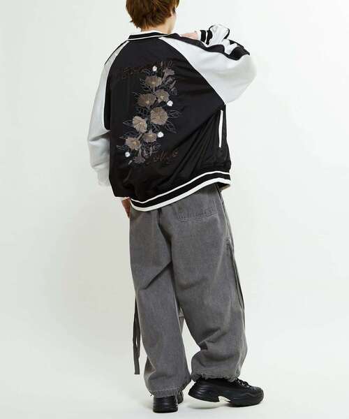 CONVERSE TOKYO(コンバーストウキョウ)の「DENIM WIDE CARGO PANTS(デニムパンツ・レディース・インディゴブルー/ブラック/グレー・MEDIUM/SMALL)」の7枚目の写真