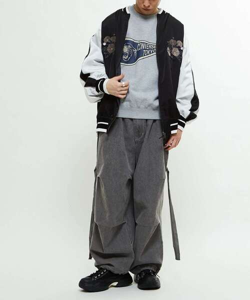 CONVERSE TOKYO(コンバーストウキョウ)の「DENIM WIDE CARGO PANTS(デニムパンツ・レディース・インディゴブルー/ブラック/グレー・MEDIUM/SMALL)」の9枚目の写真