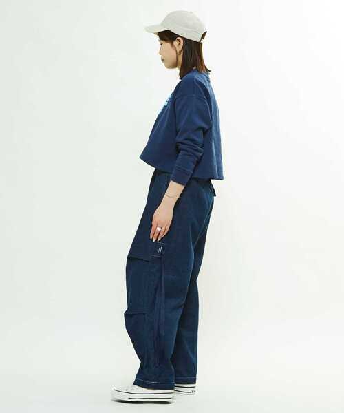 CONVERSE TOKYO(コンバーストウキョウ)の「DENIM WIDE CARGO PANTS(デニムパンツ・レディース・インディゴブルー/ブラック/グレー・MEDIUM/SMALL)」の15枚目の写真