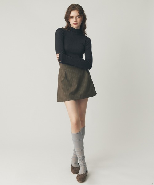 DEICY（デイシー）の「シルクブレンドハイネックリブニット（ニット/セーター・レディース・チャコールグレー/オフホワイト/ライトグレー・FREE）」の6枚目の写真