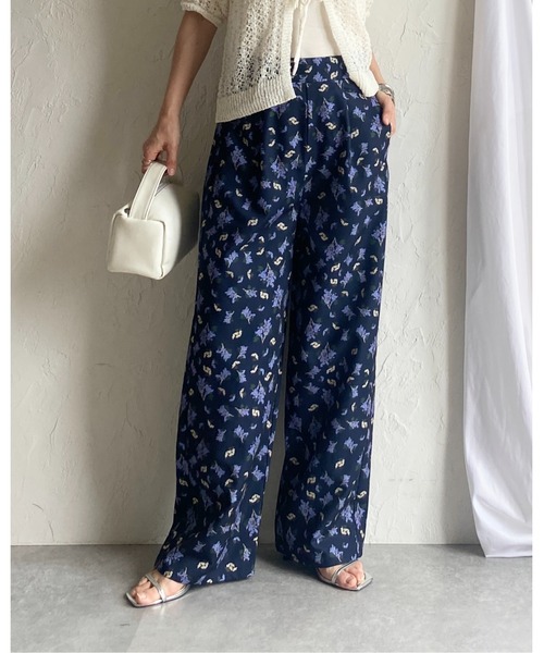 She's Closet(シーズクローゼット)の「花柄フラワープリント&アート柄ストレートセミワイドパンツ/イージーパンツ(その他パンツ・レディース・ベージュ系その他/ベージュ/ネイビー/ブルー系その他/ブラック系その他/ブラック・FREE)」の20枚目の写真