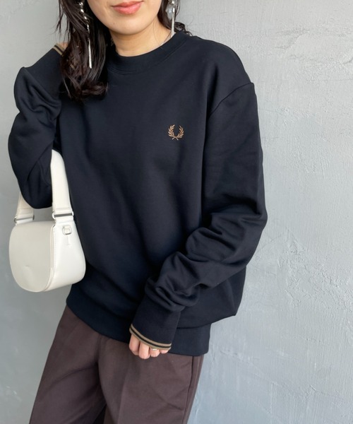 フレッドペリー ワンポイントロゴ刺繍クルーネックスウェット　m7535 FRED PERRY/フレッドペリー] ワンポイントロゴ刺繍 クルーネック