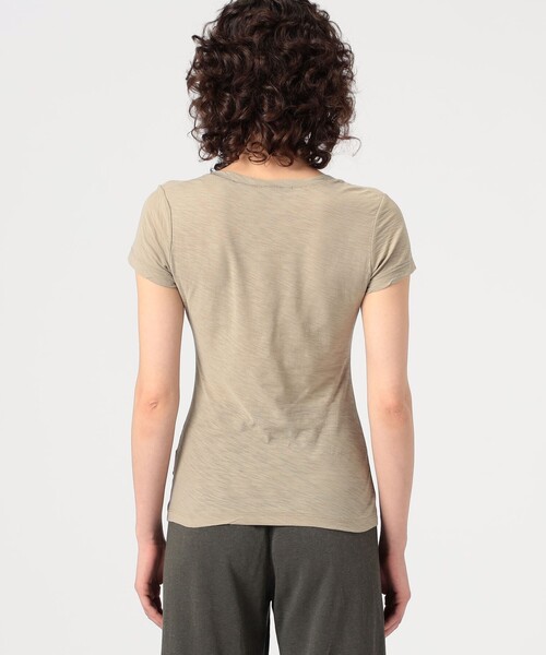 JAMES PERSE(ジェームスパース)の「スラブジャージー VネックTシャツ WUA3695(Tシャツ/カットソー・レディース・ベージュ/チャコールグレー・0/1)」の6枚目の写真