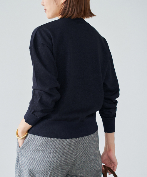 IENA（イエナ）の「LEVITA Vネックカーディガン（カーディガン/ボレロ・レディース・レッド/ゴールド/ネイビー・FREE）」の4枚目の写真