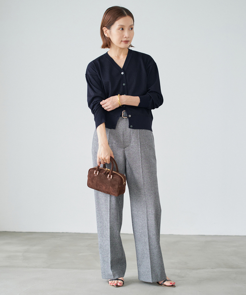 IENA（イエナ）の「LEVITA Vネックカーディガン（カーディガン/ボレロ・レディース・レッド/ゴールド/ネイビー・FREE）」の6枚目の写真