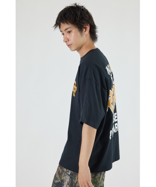 RODEO CROWNS WIDE BOWL(ロデオクラウンズワイドボウル)の「ROAR Tシャツ(Tシャツ/カットソー・メンズ・ブラック/ホワイト/マスタード・LARGE/MEDIUM)」の4枚目の写真