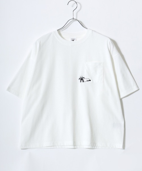 MARUKAWA（マルカワ）の「Shaun the Sheep/ひつじのショーン ワンポイント刺繍 バックプリント ポケット付き ワイドシルエット半袖Tシャツ（Tシャツ/カットソー・レディース・レッド/オフホワイト/イエロー/サックスブルー/カーキ/アッシュグレー/ネイビー/チャコール・M/L）」の9枚目の写真