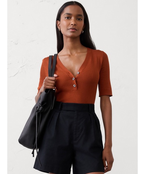 BANANA REPUBLIC FACTORY STORE(バナナリパブリック ファクトリーストア)の「BANANA REPUBLIC FACTORY STORE リブ編み ヘンリートップ(ニット/セーター・レディース・ブルー/ブラック/オレンジ/レッド系その他/ホワイト・XS/M/S/L)」の4枚目の写真