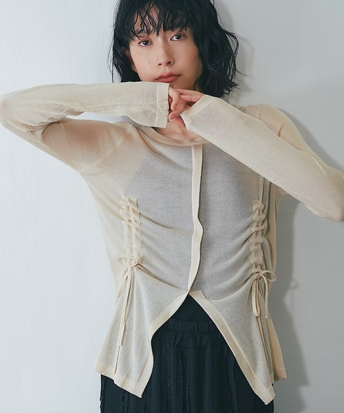 ANOTHER S(アナザーエス)の「フロントスリット長袖シアートップス(Tシャツ/カットソー・レディース・ベージュ/ホワイト/ブラック・FREE)」の11枚目の写真