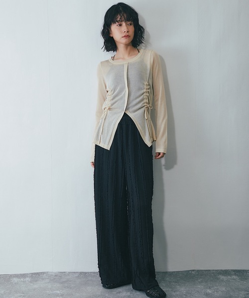 ANOTHER S(アナザーエス)の「フロントスリット長袖シアートップス(Tシャツ/カットソー・レディース・ベージュ/ホワイト/ブラック・FREE)」の19枚目の写真