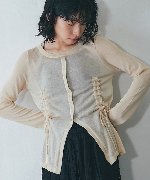 ANOTHER S(アナザーエス)の「フロントスリット長袖シアートップス(Tシャツ/カットソー・レディース・ベージュ/ホワイト/ブラック・FREE)」の16枚目の写真