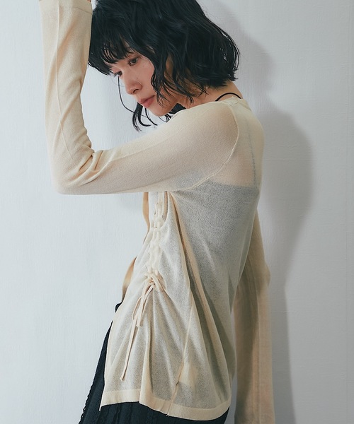 ANOTHER S(アナザーエス)の「フロントスリット長袖シアートップス(Tシャツ/カットソー・レディース・ベージュ/ホワイト/ブラック・FREE)」の18枚目の写真