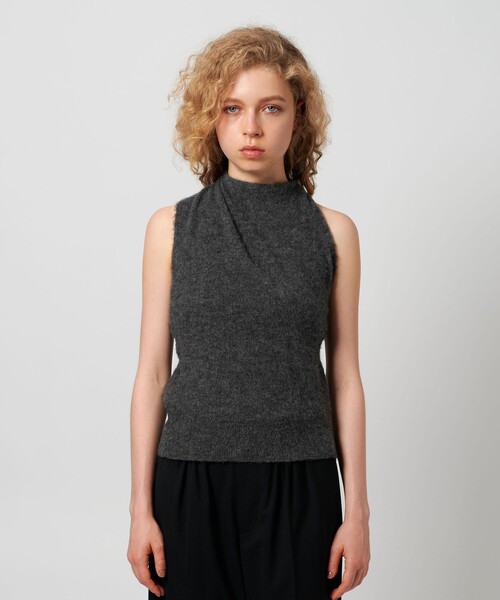 ＜ATTISESSION＞ツイストショルダーニットトップス ATTISESSION＞ツイスト ショルダー ニットトップス（ニット