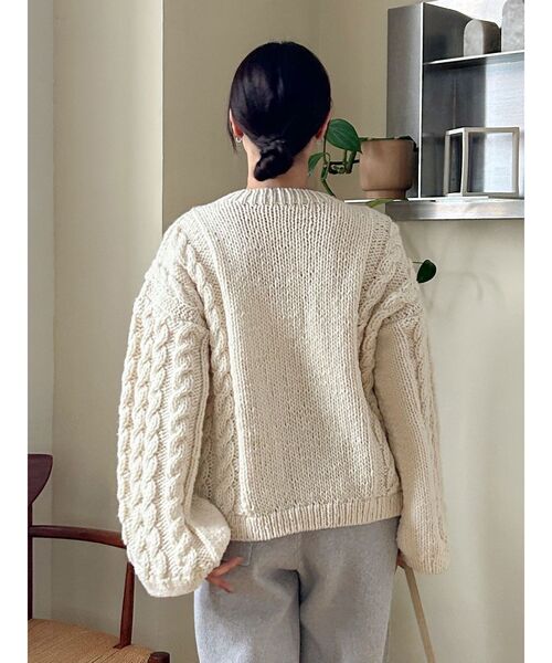 Ungrid(アングリッド)の「ルーズスリーブケーブルニット(ニット/セーター・レディース・ブラウン/アイボリー・FREE)」の8枚目の写真