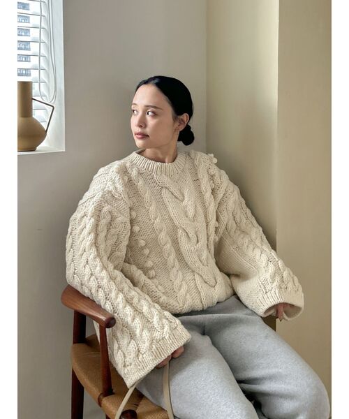 Ungrid(アングリッド)の「ルーズスリーブケーブルニット(ニット/セーター・レディース・ブラウン/アイボリー・FREE)」の12枚目の写真