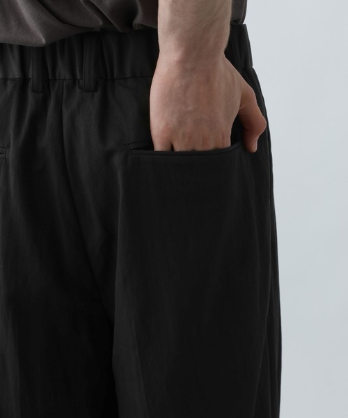 HARE(ハレ)の「【SET UP対応】ナイロンレーヨンワイドストレートパンツ(HARE)(スラックス・メンズ・ブラック・SMALL/MEDIUM)」の15枚目の写真