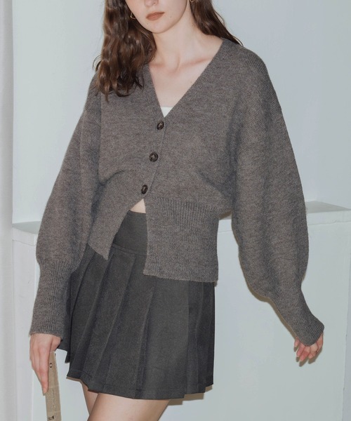 Mili affinity（ミリアフィニティー）の「袖ボリュームVネックニットカーディガン（ニット/セーター・レディース・アイボリー/ブラック/ブルー/チャコール/ベージュ・FREE）」の4枚目の写真