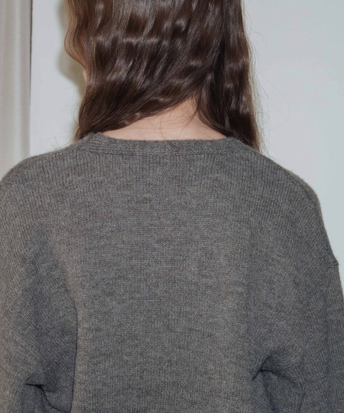 Mili affinity（ミリアフィニティー）の「袖ボリュームVネックニットカーディガン（ニット/セーター・レディース・アイボリー/ブラック/ブルー/チャコール/ベージュ・FREE）」の7枚目の写真