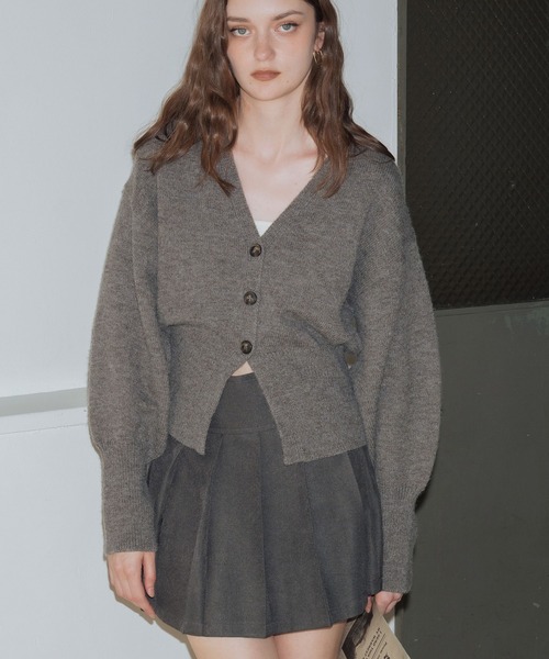 Mili affinity（ミリアフィニティー）の「袖ボリュームVネックニットカーディガン（ニット/セーター・レディース・アイボリー/ブラック/ブルー/チャコール/ベージュ・FREE）」の9枚目の写真