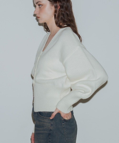 Mili affinity（ミリアフィニティー）の「袖ボリュームVネックニットカーディガン（ニット/セーター・レディース・アイボリー/ブラック/ブルー/チャコール/ベージュ・FREE）」の13枚目の写真