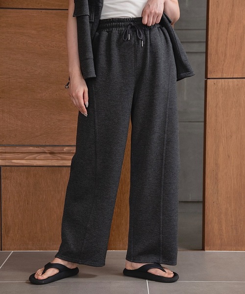 lawgy(ラウジー)の「bonding cocoon pants / ボンディングコクーンパンツ(その他パンツ・レディース・アイボリー/チャコール・FREE)」の1枚目の写真