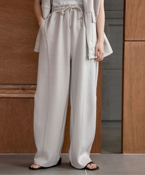 lawgy(ラウジー)の「bonding cocoon pants / ボンディングコクーンパンツ(その他パンツ・レディース・アイボリー/チャコール・FREE)」の2枚目の写真