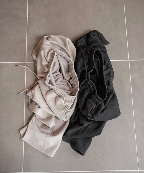 lawgy(ラウジー)の「bonding cocoon pants / ボンディングコクーンパンツ(その他パンツ・レディース・アイボリー/チャコール・FREE)」の10枚目の写真