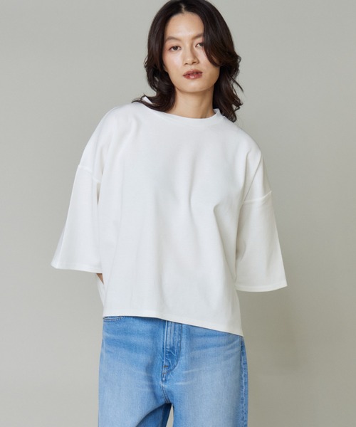 I.T.'S international(イッツインターナショナル)の「ポンチ5分袖フレアスリーブプルオーバー(Tシャツ/カットソー・レディース・ブラック/オフホワイト/グリーン/イエロー/ブラウン・フリー)」の2枚目の写真
