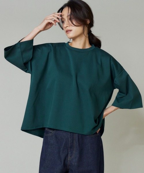 I.T.'S international(イッツインターナショナル)の「ポンチ5分袖フレアスリーブプルオーバー(Tシャツ/カットソー・レディース・ブラック/オフホワイト/グリーン/イエロー/ブラウン・フリー)」の5枚目の写真