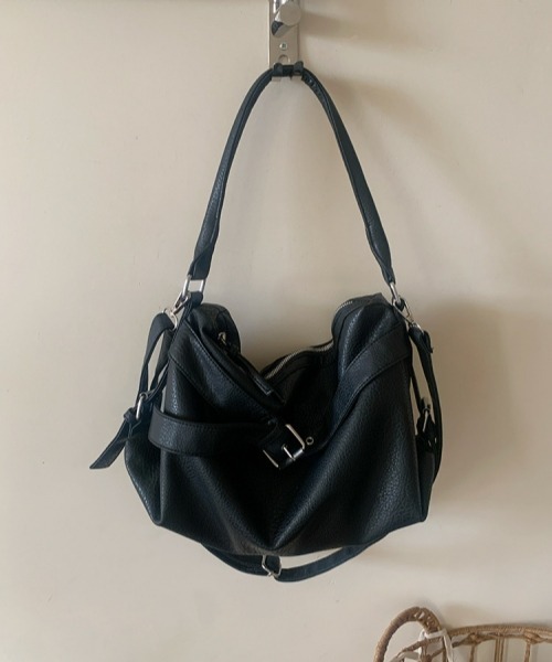 gossip!ロサンゼルス(ゴシップロサンゼルス)の「Y2K大容量レトロバイカーバッグ(2WAY/ショルダー&クロスボディ/通勤通学対応)(ショルダーバッグ・レディース・ブラック/ホワイト・FREE)」の9枚目の写真