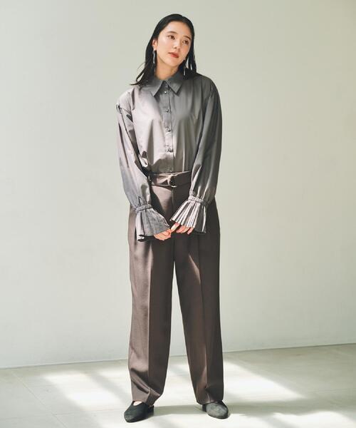 THE SHOP TK （ザ ショップ ティーケー ）の「袖プリーツ&バックシャーリングシャツ【体型カバー/洗える】（シャツ/ブラウス・レディース・スミクロ/オフホワイト/ライトブルー・12/13）」の8枚目の写真