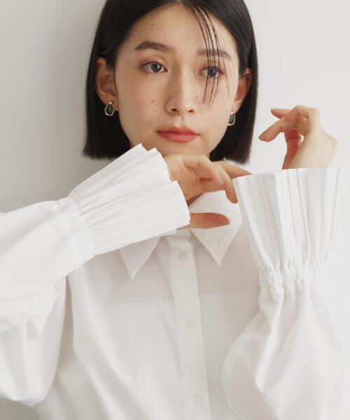 THE SHOP TK （ザ ショップ ティーケー ）の「袖プリーツ&バックシャーリングシャツ【体型カバー/洗える】（シャツ/ブラウス・レディース・スミクロ/オフホワイト/ライトブルー・12/13）」の10枚目の写真