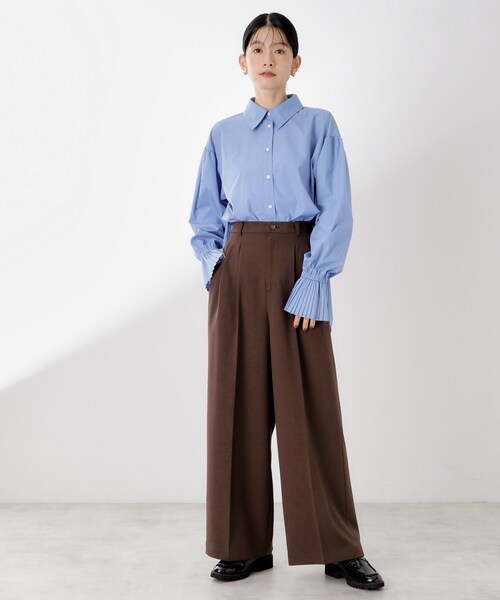 THE SHOP TK （ザ ショップ ティーケー ）の「袖プリーツ&バックシャーリングシャツ【体型カバー/洗える】（シャツ/ブラウス・レディース・スミクロ/オフホワイト/ライトブルー・12/13）」の21枚目の写真