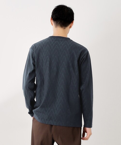 THE SHOP TK （ザ ショップ ティーケー ）の「リンクスジオメトリック長袖Tシャツ【サスティナブル素材使用/洗濯機OK】（Tシャツ/カットソー・メンズ・オフホワイト/ネイビー/ブラウン系その他・04/03/02/01）」の9枚目の写真