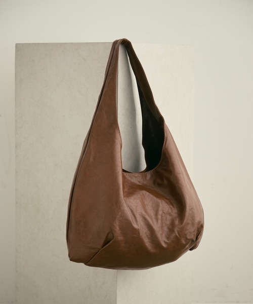 Lunea（ルネア）の「ワンハンドルラウンドトートバッグ（トートバッグ・レディース・アイボリー/ブラック/ブラウン/キャメル・FREE）」の4枚目の写真