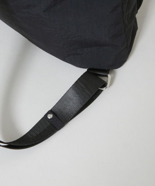 NANO universe（ナノユニバース）の「ドロストナップサック（バックパック/リュック・レディース・ブラック/ベージュ・F）」の16枚目の写真