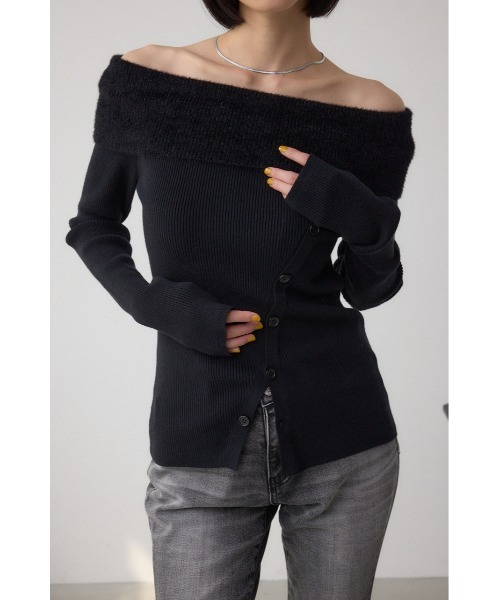 AZUL by moussy(アズールバイマウジー)の「シャギーコンビオフショルダーニット(ニット/セーター・レディース・ブラウン/ボルドー/アイボリー/ブラック・FREE)」の3枚目の写真