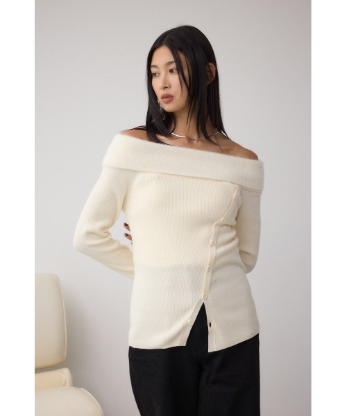 AZUL by moussy(アズールバイマウジー)の「シャギーコンビオフショルダーニット(ニット/セーター・レディース・ブラウン/ボルドー/アイボリー/ブラック・FREE)」の6枚目の写真