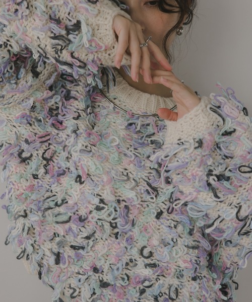 210nouve（トゥージュヌーブ）の「ループヤーン マルチカラー フリンジ ニット（ニット/セーター・レディース・ブラック/アイボリー/ピンク・FREE）」の2枚目の写真