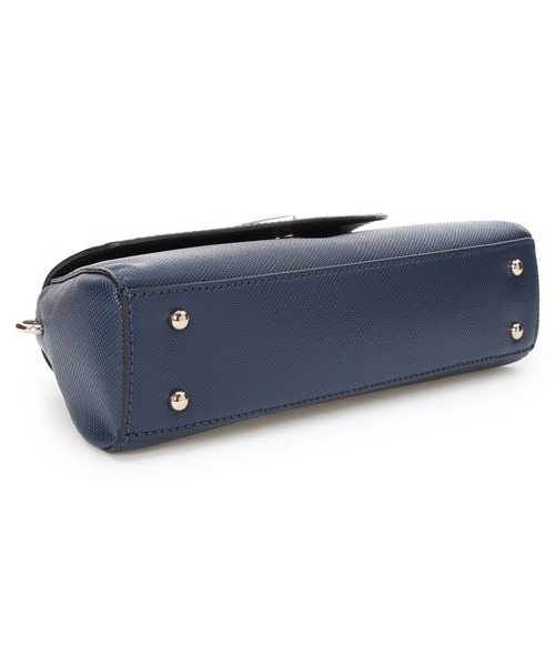 BOLENA Flap Shoulder Bag ショルダーバッグ | GUESS(ゲス) JAPAN 公式