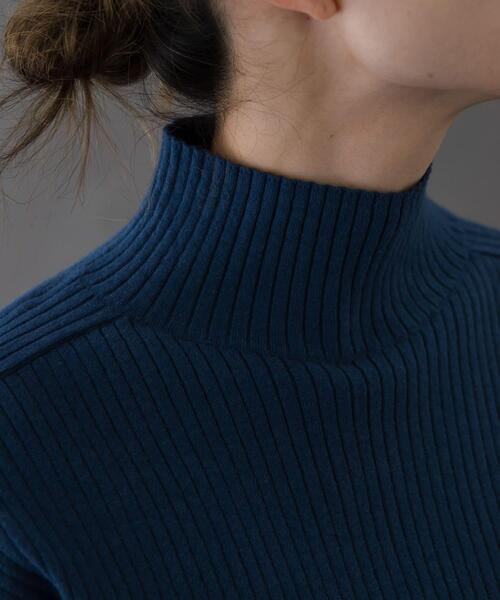 FORK&SPOON(フォークアンドスプーン)の「FORK&SPOON ワイドリブハイネックニット(ニット/セーター・レディース・ブラック/グレー系その他/ブルー/オフホワイト・1)」の12枚目の写真