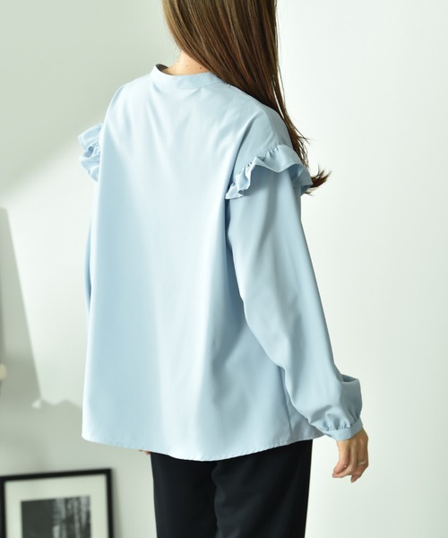 INTERPLANET（インタープラネット）の「パウダーデシンアームフリル長袖ブラウス（シャツ/ブラウス・レディース・オフホワイト/サックスブルー/ブラック・FREE）」の6枚目の写真