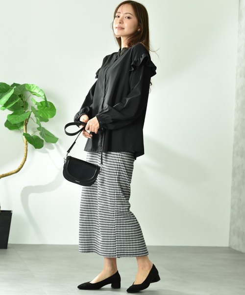 INTERPLANET（インタープラネット）の「パウダーデシンアームフリル長袖ブラウス（シャツ/ブラウス・レディース・オフホワイト/サックスブルー/ブラック・FREE）」の7枚目の写真