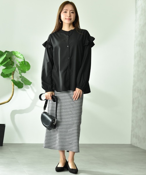 INTERPLANET（インタープラネット）の「パウダーデシンアームフリル長袖ブラウス（シャツ/ブラウス・レディース・オフホワイト/サックスブルー/ブラック・FREE）」の4枚目の写真